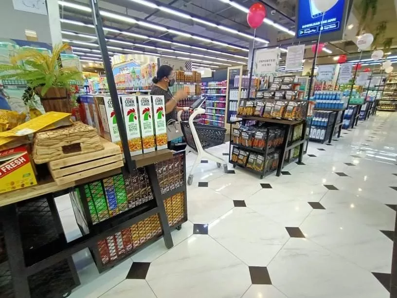Smart shopping carts elevate the customer's shopping experience